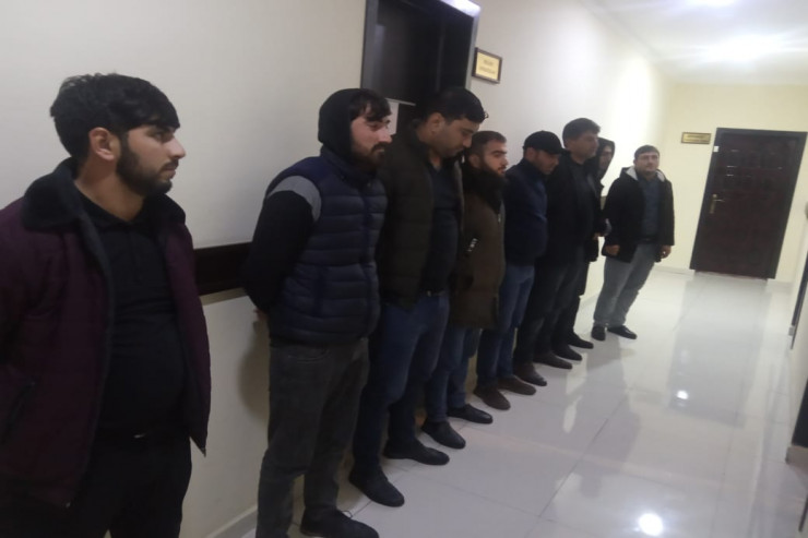 Kafedə saxlanılanlar