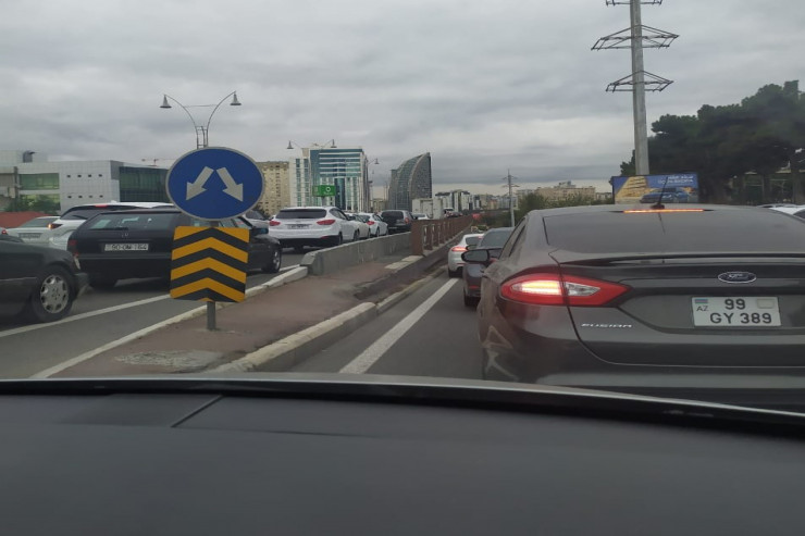 Babək prospektində tıxac