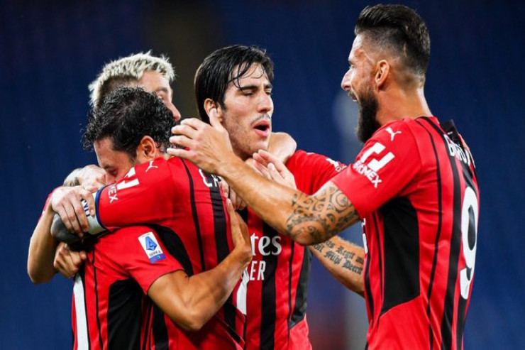 “Milan" rekordunu təkrarladı