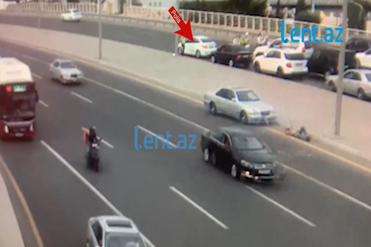 Bakıda yol polisinin yanında piyadanı vurdular - ANBAAN GÖRÜNTÜ 