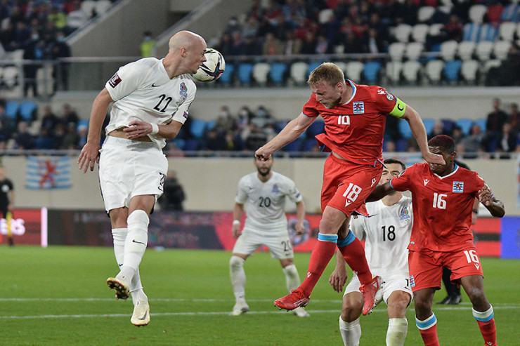 Millimiz antirekordunu təkrarladı