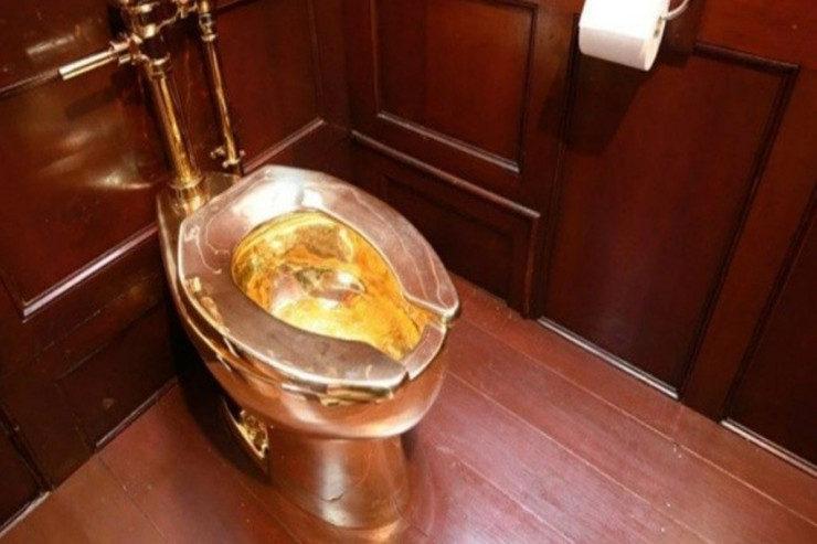 Qızıldan hazırlanan tualet  iki ildir tapılmır -  FOTO 