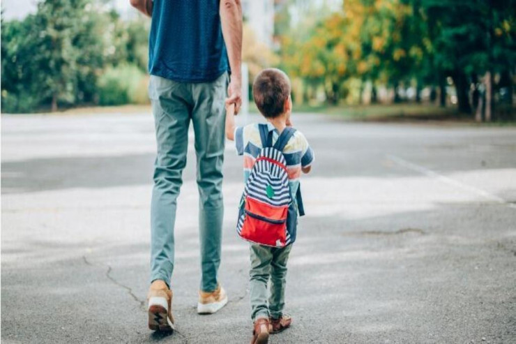 Valideynlərin  DİQQƏTİNƏ:   məktəb binalarına buraxılmayacaqsınız