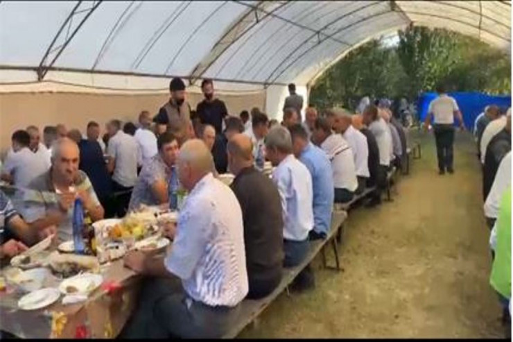 Karantin pozulan toy mərasimi