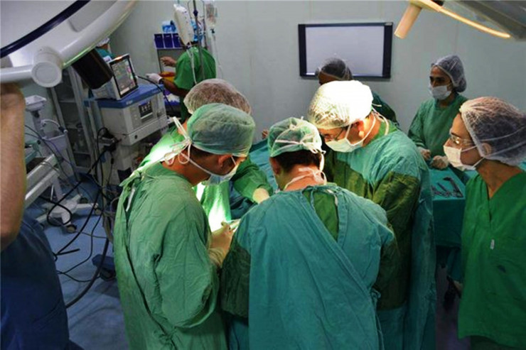 Tanınmış müğənni ƏMƏLİYYAT OLUNDU  - FOTO  