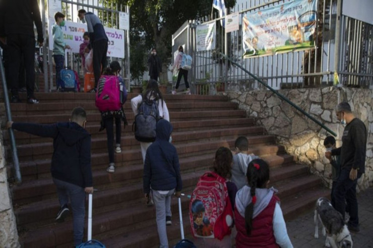 Bu ölkədə peyvənd olunmayan müəllimlər dərs keçə bilməyəcək