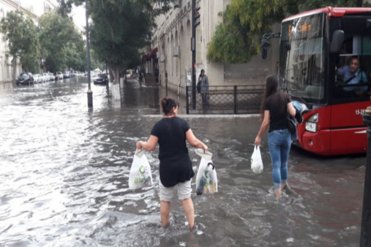 Bakını su basmasına "Azərsu"dan  MARAQLI CAVAB 