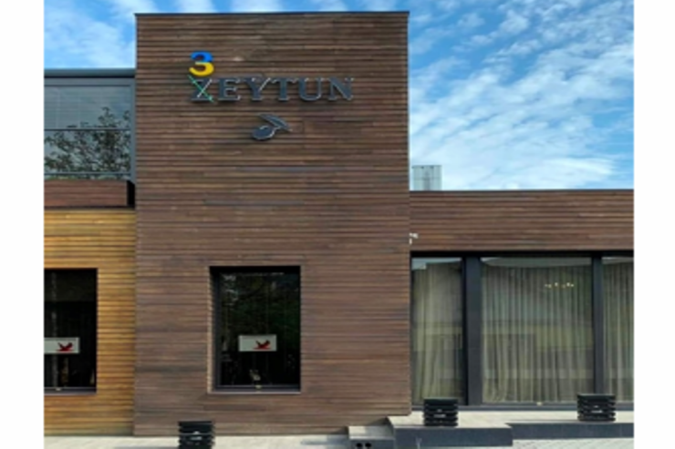 Azərbaycanlı restoran sahibi “Z” hərfinə qənim kəsildi:  - FOTO