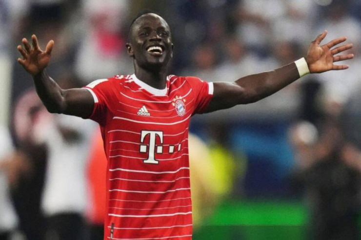 Mane 10 illik rekordu təkrarladı