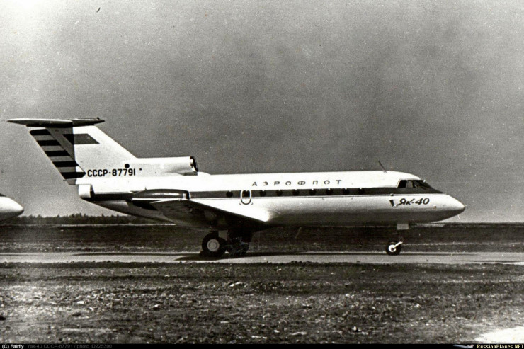 Yak-40