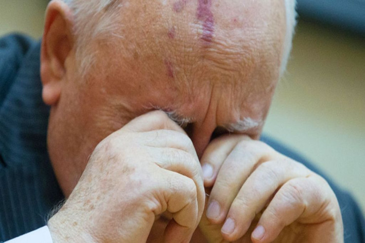 Milyonların nifrətini qazanan "başıxallı" prezident -  ONU TANI 