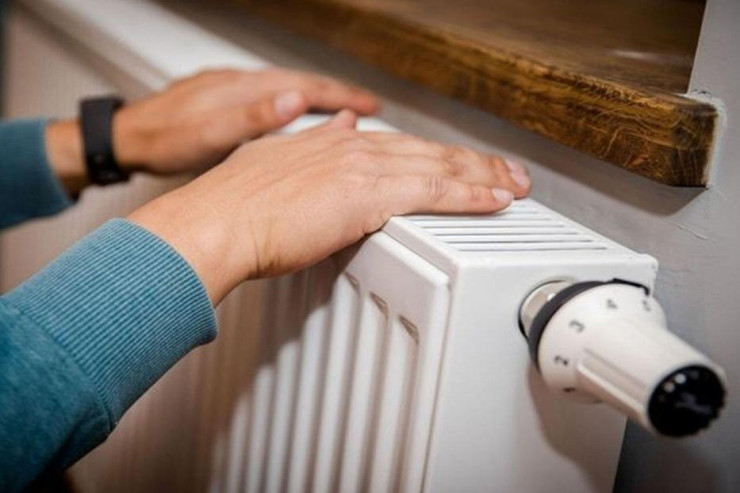 Bakıda bu binanın sakinləri donur