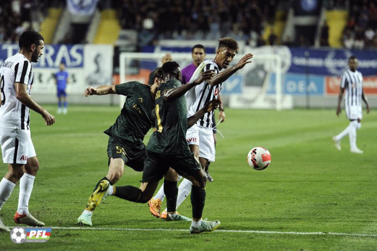 “Qarabağ” "Neftçi"ni  darmadağın etdi  