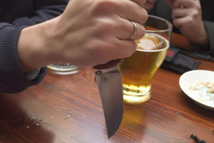 Bakıda kafedə QAN TÖKÜLDÜ:  Qadın kişini... 