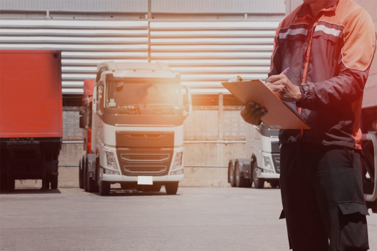 Ekspeditordan işlədiyi şirkətə  28 minlik  MƏNİMSƏMƏ