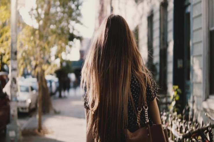 Bakıda yeniyetmə qız itkin düşdü, anası axtarır