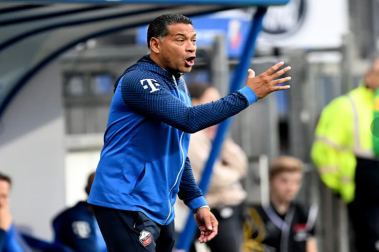 Baş məşqçi  oyunçularla dalaşıb   İSTEFA verdi