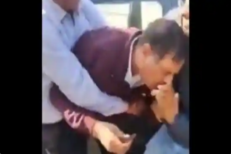 Polis  aldığı rüşvəti   UDMAQ İSTƏDİ -  VİDEO 