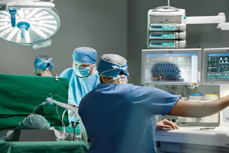 Uşağın qarnından görün  NƏ ÇIXDI?   - FOTO 