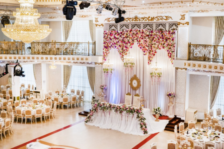 Azərbaycanda şadlıq sarayının  qapısı QIFILLANDI   - SƏBƏB