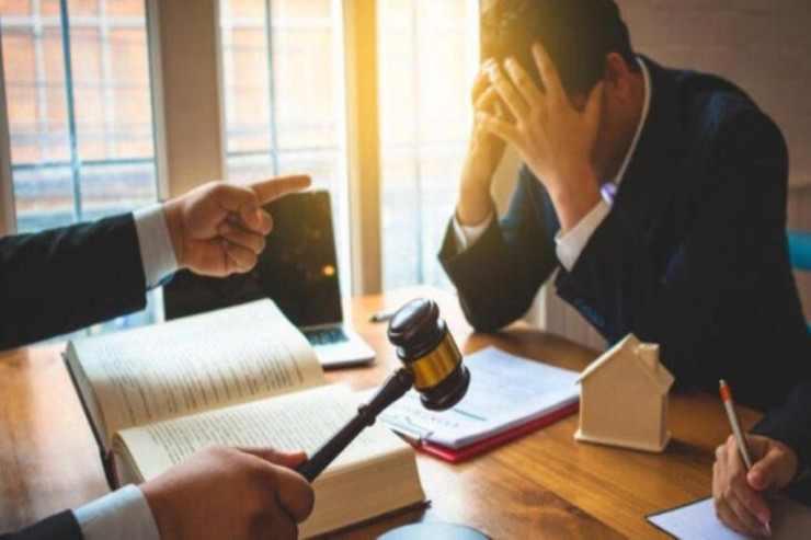 Bakıda apellyasiya şikayəti edəni  aldadıb pulunu aldı