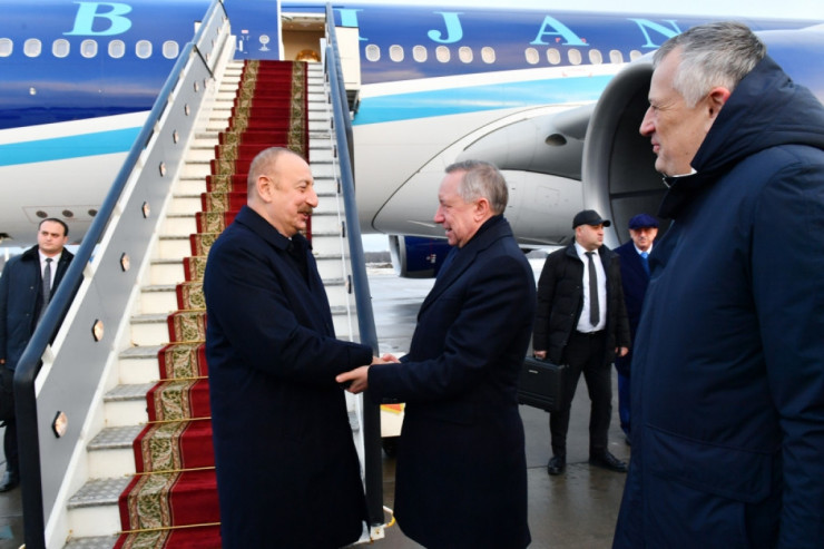 Prezident Sankt-Peterburqa gedib - FOTO 