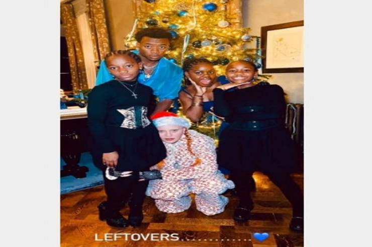 Madonna övladlığa götürdüyü uşaqlarla birlikdə -FOTO 