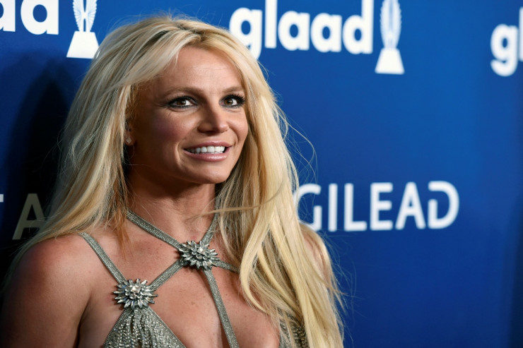 Britni Spirs yenidən  səhnəyə qayıdır 