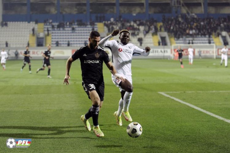 “Neftçi” və “Qarabağ” üz-üzə - fasilə bitir 