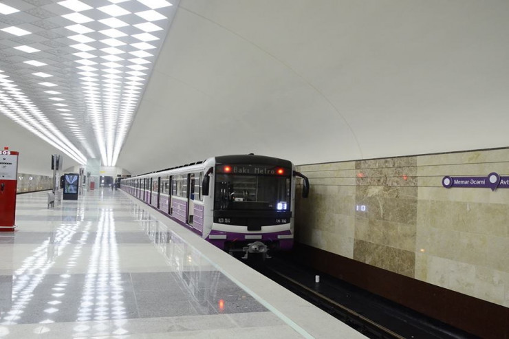 Özünü qatar yoluna atan qadının kimliyi BİLİNDİ 