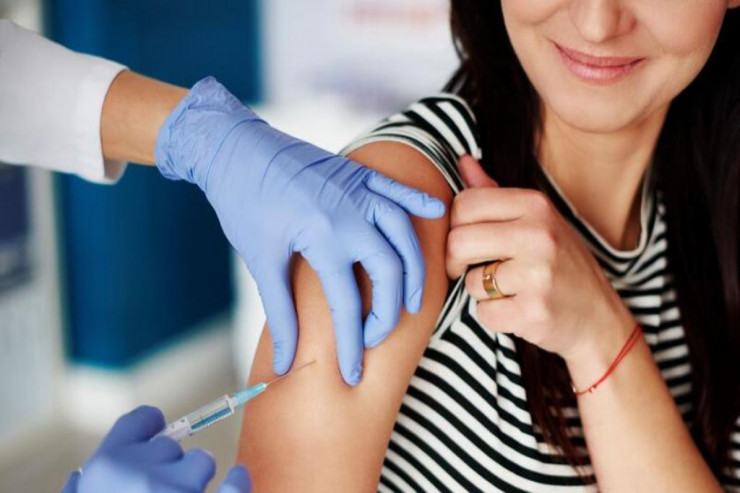 "Pandemiyadan sonra da ildə bir dəfə peyvənd vurula bilər” -  İnfeksionist 