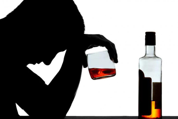 Bakıda BÖYÜK TƏHLÜKƏ:  Marka adı ilə satılan saxta içkiləri necə ayıraq ? - ARAŞDIRMA  