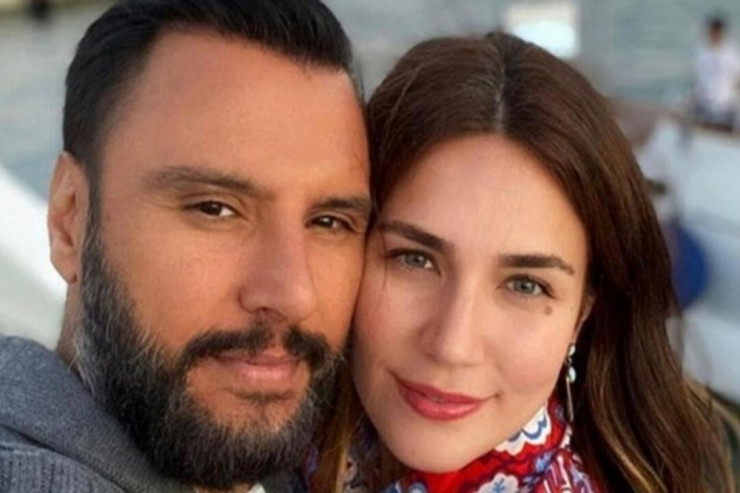 Alişanın xanımı nişan üzüyünü çıxartdı - FOTO 