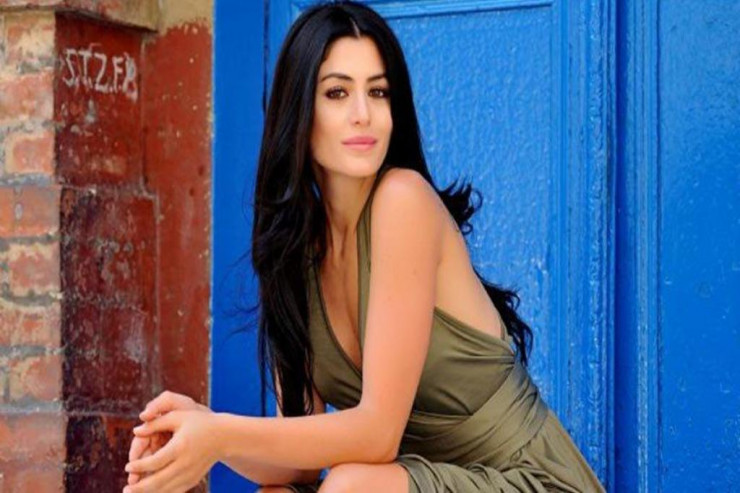 Tanınmış aktrisa sevgilisi ilə -  FOTO 