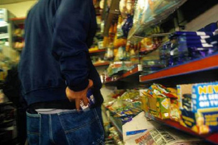 Marketdən tütün məmulatı oğurladı - ÜSTÜ AÇILDI 