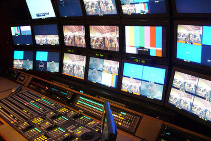 Məşhur teleaparıcı 47 yaşında vəfat etdi - FOTO 