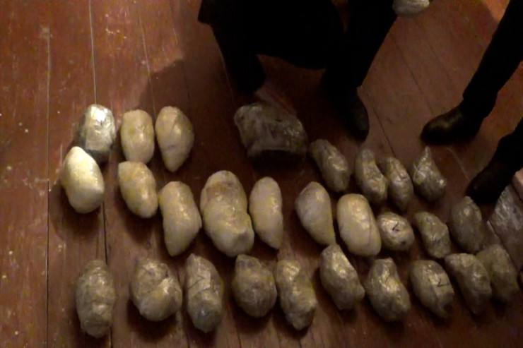 Ələ keçirilən narkotiklər