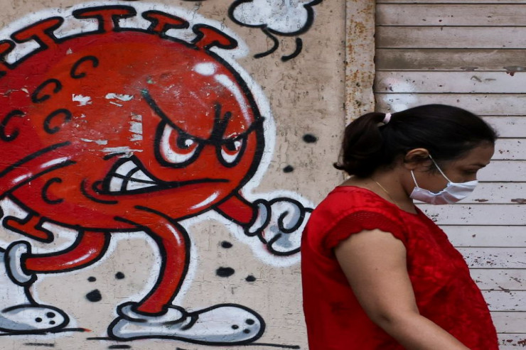 “Omicron”  XƏBƏRDARLIĞI:   “Maskanızı çıxarmayın, o, hər yerdə yoluxdurur”