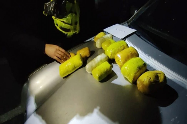 Ələ keçirilən narkotiklər