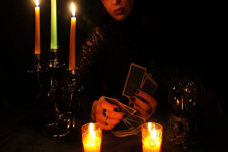 Bakıda falçı qadını ŞANTAJ EDİR  - Görün, necə?