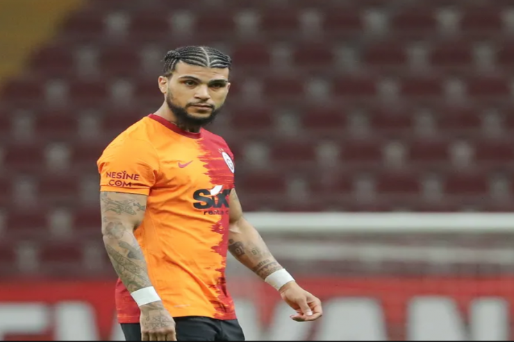 ABŞ millisinin futbolçusu "Qalatasaray"dan getdi