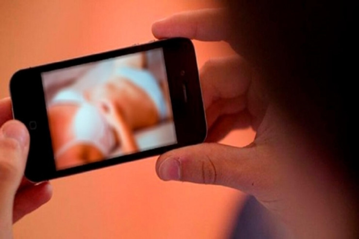 Xalq artistini erotik videolarla ŞANTAJ EDİRLƏR 