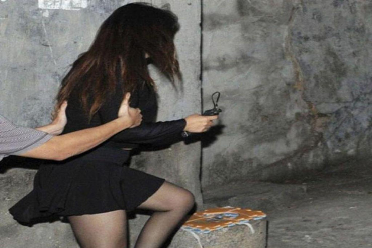 Tanınmış aktrisadan  ŞOK AÇIQLAMA:   "Nişanlım küçədə məni döydü" 