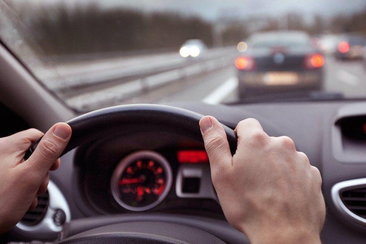 Narkotikin təsirində olan sürücü saxlanıldı, qadın sərnişini isə.. 