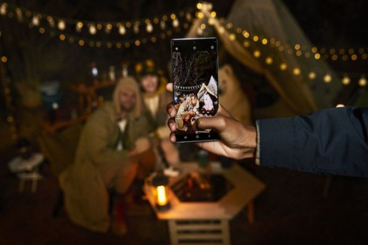 Galaxy S22 Seriyasının smartfonları ilə gecə çəkilişlərini daha parlaq et!® 