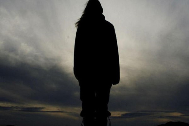 Yevlaxda gənc qız İTKİN DÜŞDÜ - FOTO 