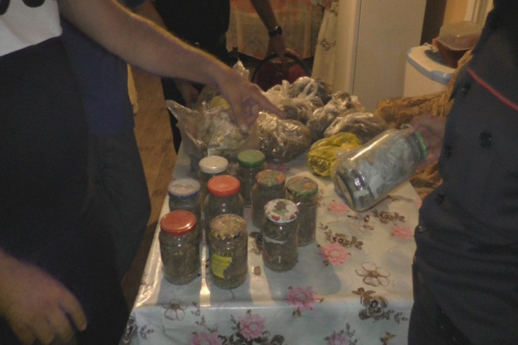 Bankalarda narkotik: Qış tədarüküdür? - QƏRİBƏ OLAY 