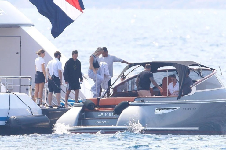 David Bekhemın Fransadakı  YAXTA TƏTİLİ  - FOTO 