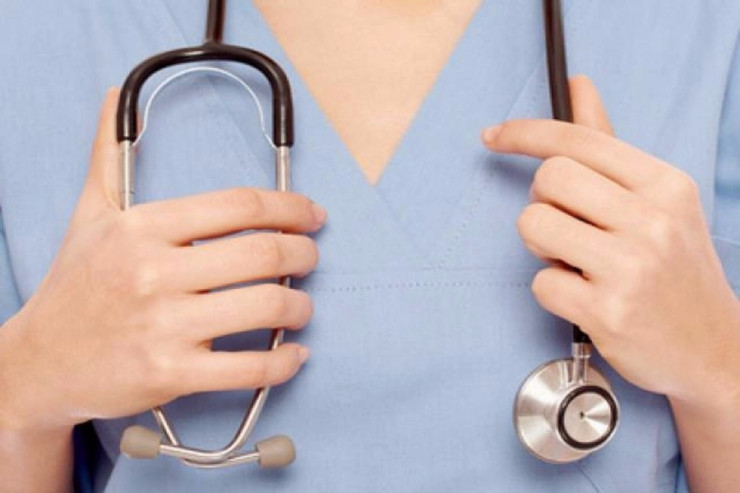 Yüzlərlə tibb bacısı İranı tərk edir - SƏBƏB 