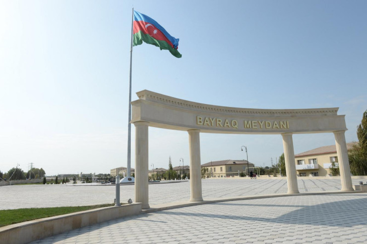 Bayraq Meydanından OĞURLUQ 